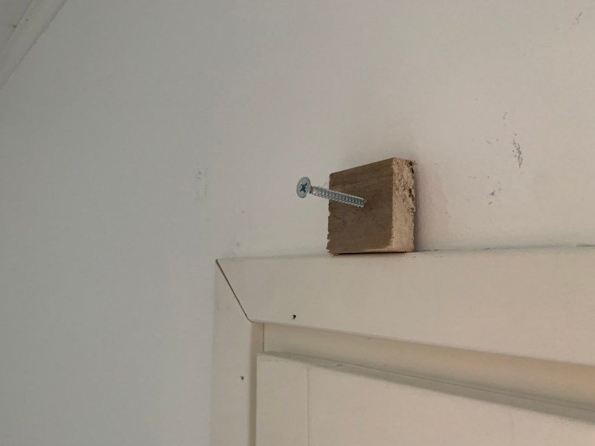 rullaverho_korotuspalikka